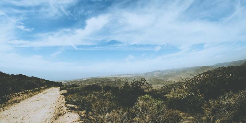 智能交易新纪元：基于LSTM的ENE轨道自适应策略如何重塑黄金期货配置