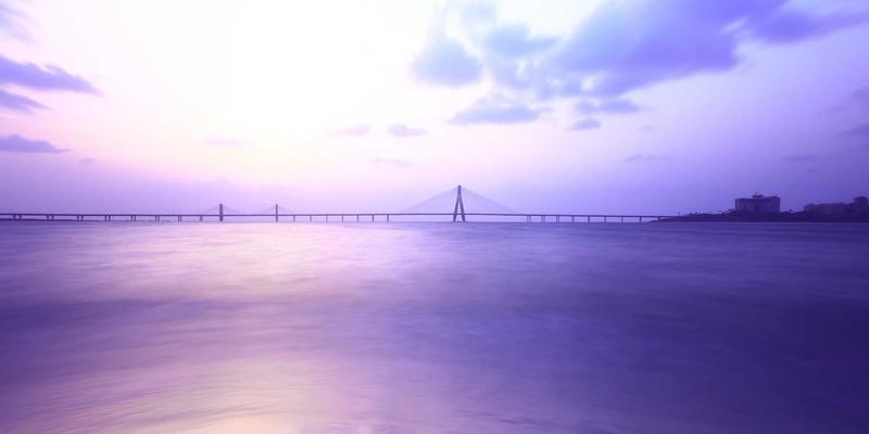 黄金价格紧贴ENE下轨:是风险警报还是布局良机?三大识别技巧与资金管理策略