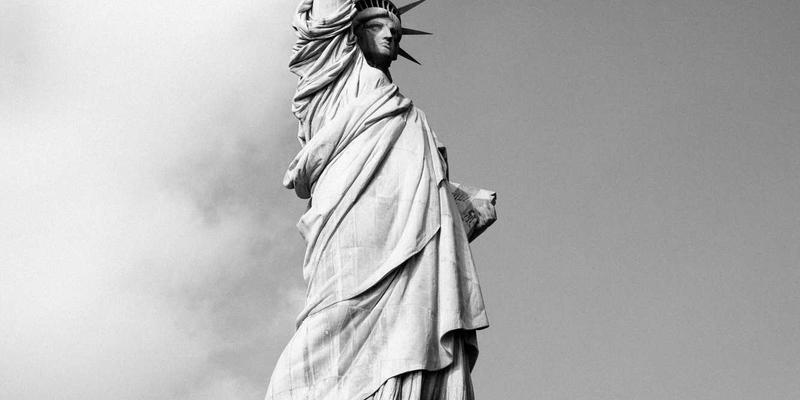 黄金期货展期收益(Roll Yield)的增强策略:巧用ENE轨道与期限结构形态